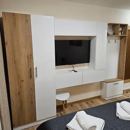 7 Apartment *